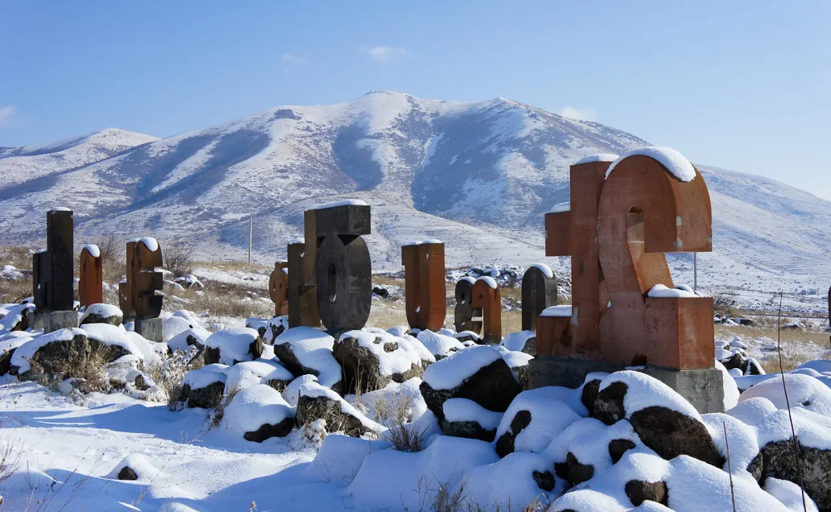 Погода в армянском. Гора Арагац. Гюмри зимой Гарни. Армениан Алфабет. Армения Гарни, Севан.