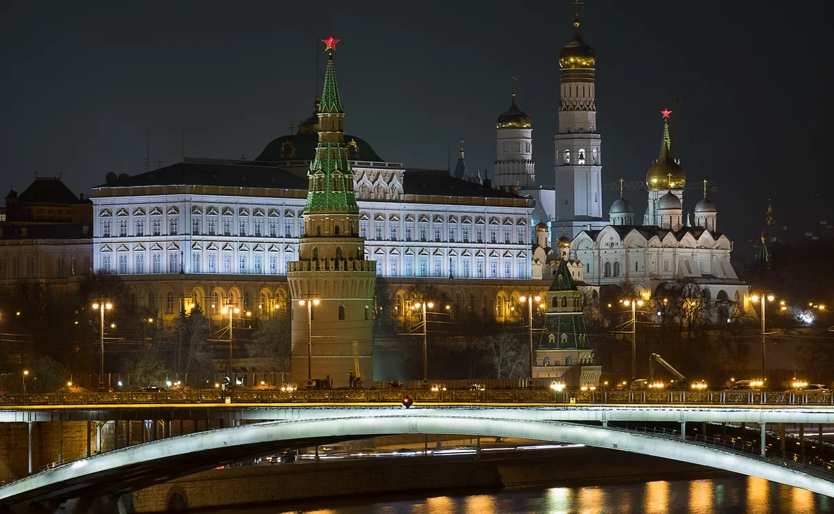 Фото московского кремля ночью